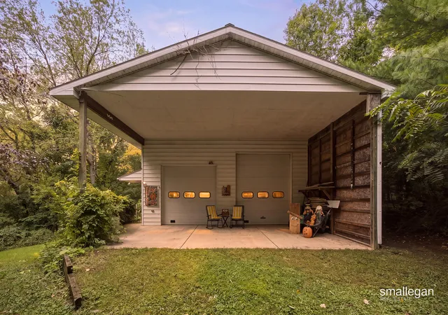 Photo 3 of Single family home for sale at 610 W Ellis Ave, Belding, MI 48809 | MLS# 65026050699 | Listing updated on 2026-10-27
