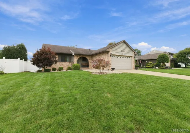 Photo 3 of Single family home for sale at 27882 White Oak Dr, Brownstown Twp, MI 48183 | MLS# 20261077073 | Listing updated on 2026-10-18