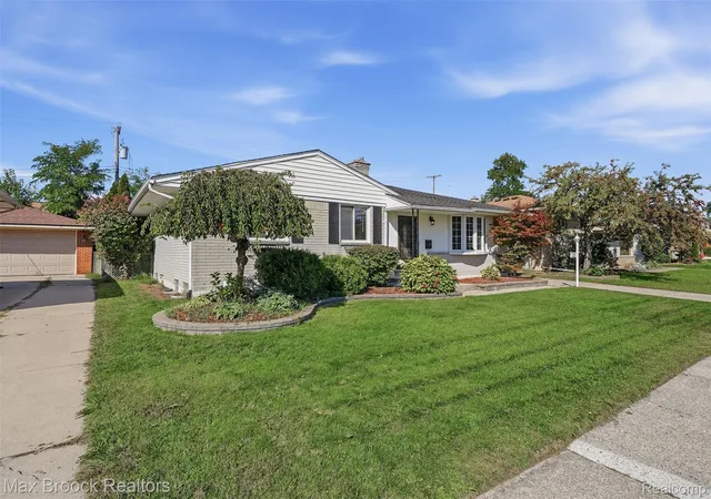 Photo 3 of Single family home for sale at 7101 N Wildwood St, Westland, MI 48185 | MLS# 20261077078 | Listing updated on 2026-10-11