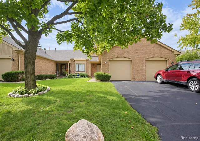 Photo 2 of Condo for sale at 538 Tennyson, Rochester Hills, MI 48307 | MLS# 20261077100 | Listing updated on 2026-10-18