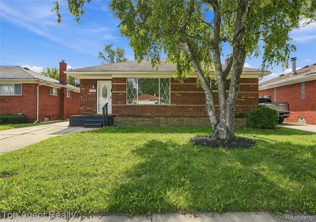 Photo 1 of Single family home for sale at 17716 Veronica Ave, Eastpointe, MI 48021 | MLS# 20261077105 | Listing updated on 2026-10-07