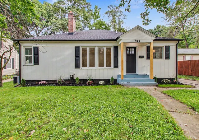 Photo 1 of Single family home for sale at 723 Parchmount Ave, Kalamazoo, MI 49004 | MLS# 66026050749 | Listing updated on 2026-10-27