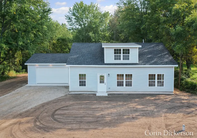 Photo 2 of Single family home for sale at 11712 Wilson Rd, Nunica, MI 49448 | MLS# 65026050757 | Listing updated on 2026-10-17