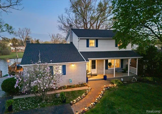 Photo 3 of Single family home for sale at 1425 Shankin Dr, Wolverine Lake, MI 48390 | MLS# 20261077124 | Listing updated on 2026-10-20