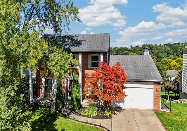 Photo 2 of Single family home for sale at 849 Chatham Dr, Milford, MI 48381 | MLS# 20261077135 | Listing updated on 2026-10-20