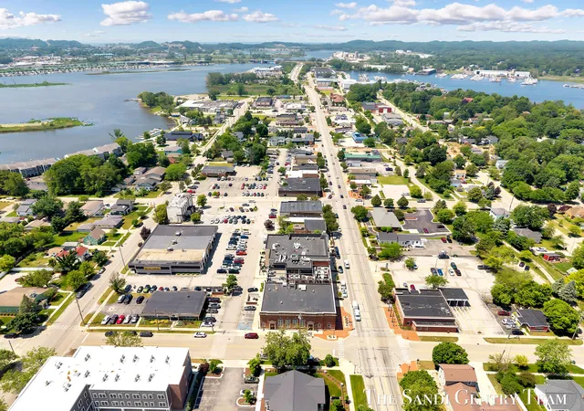 Photo 3 of Condo for sale at 110 W Savidge St #202, Spring Lake, MI 49456 | MLS# 71026050763 | Listing updated on 2026-10-14
