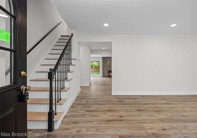 Photo 3 of Single family home for sale at 30190 Northgate Dr, Southfield, MI 48076 | MLS# 20261077146 | Listing updated on 2026-10-18
