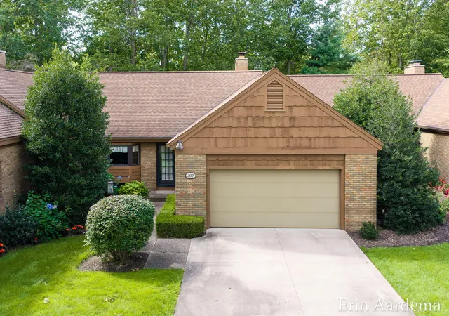 Condo for sale at 302 Foxcroft Cir, Holland, MI 49423 | MLS# 65026050812