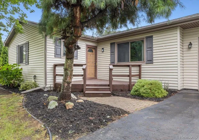 Photo 1 of Single family home for sale at 6412 Wildflower Ln, Brighton, MI 48116 | MLS# 20261077208 | Listing updated on 2026-10-07