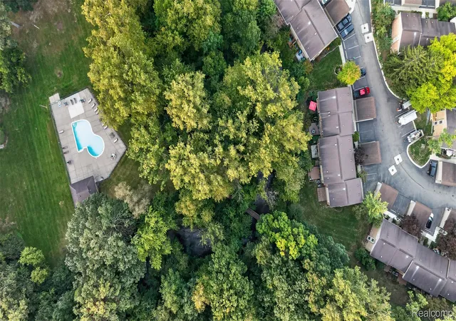 Photo 4 of Condo for sale at 1439 Oakbrook E, Rochester Hills, MI 48307 | MLS# 20261077239 | Listing updated on 2026-10-29