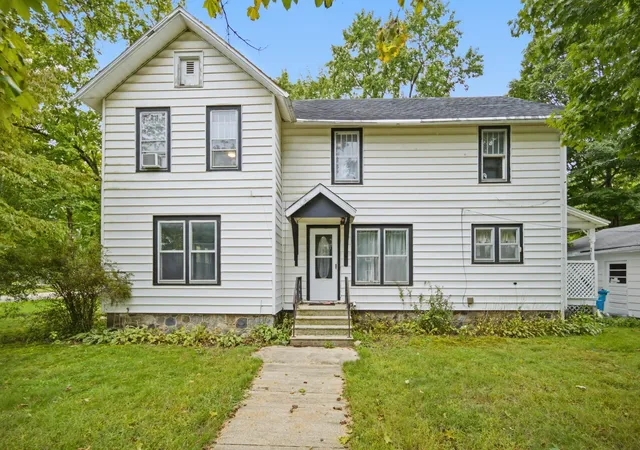 Photo 1 of Single family home for sale at 206 W Main St, Burr Oak, MI 49030 | MLS# 69026050853 | Listing updated on 2026-10-18
