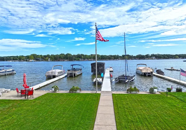 Photo 2 of Single family home for sale at 63223 Lakeshore Dr, Dowagiac, MI 49047 | MLS# 69026050859 | Listing updated on 2026-10-08