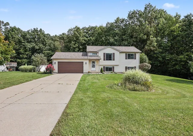 Photo 2 of Single family home for sale at 7423 High Timber Dr, Greenville, MI 48838 | MLS# 72026050870 | Listing updated on 2026-10-14
