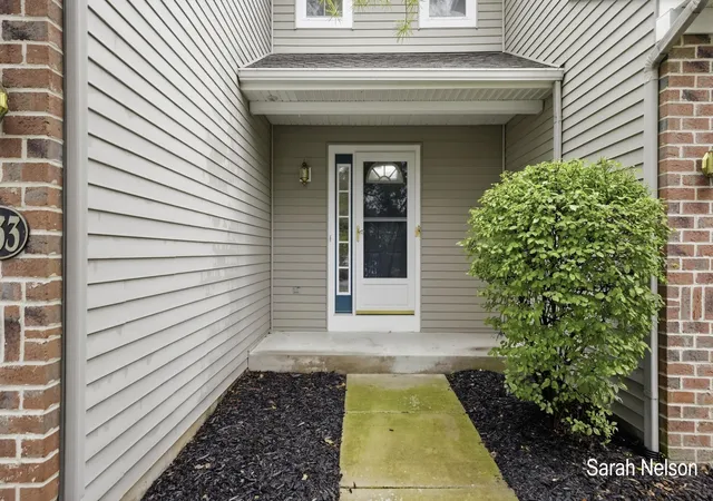 Listing Photo 4 - Condo for sale in building located at 5933 E Lyn Hvn Dr SE, Grand Rapids, MI 49512