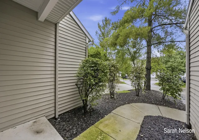 Listing Photo 5 - Condo for sale in building located at 5933 E Lyn Hvn Dr SE, Grand Rapids, MI 49512