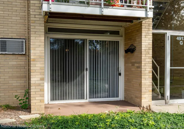 Photo 3 of Condo for sale at 4913 Crooks Rd #G1, Royal Oak, MI 48073 | MLS# 20261077283 | Listing updated on 2026-10-10