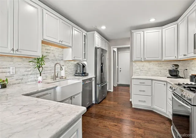 Photo 3 of Condo for sale at 46497 Killarney Cir #173, Canton, MI 48188 | MLS# 20261077307 | Listing updated on 2026-10-19