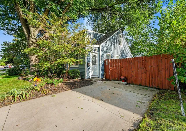 Photo 2 of Single family home for sale at 51 W Harry Ave, Hazel Park, MI 48030 | MLS# 20261077321 | Listing updated on 2026-10-09