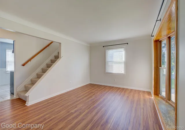 Photo 3 of Single family home for sale at 249 S Chocolay Ave, Clawson, MI 48017 | MLS# 20261077323 | Listing updated on 2026-10-17