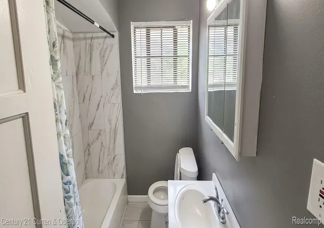 Photo 4 of Single family home for sale at 15466 Coyle St, Detroit, MI 48227 | MLS# 20261077327 | Listing updated on 2026-10-13