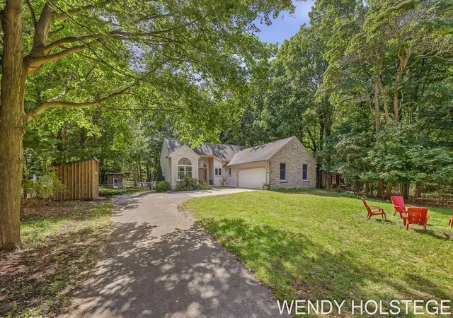 Photo 2 of Single family home for sale at 2080 W 32nd Street, Holland, MI 49423 | MLS# 71026050953 | Listing updated on 2026-10-16