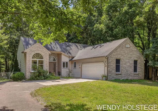 Photo 1 of Single family home for sale at 2080 W 32nd Street, Holland, MI 49423 | MLS# 71026050953 | Listing updated on 2026-10-16