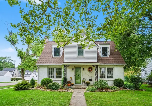 Photo 1 of Single family home for sale at 1205 Cambridge Dr, Kalamazoo, MI 49001 | MLS# 66026050956 | Listing updated on 2026-10-23