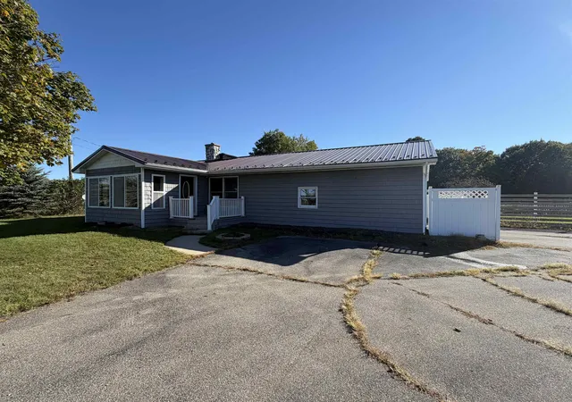 Photo 2 of Single family home for sale at 288 30th Avenue, Six Lakes, MI 48886 | MLS# 79080073884 | Listing updated on 2026-10-20