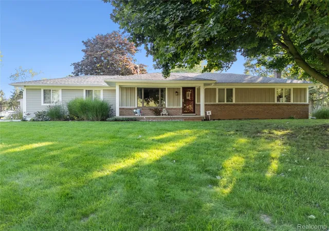 Photo 1 of Sale Pending at 5924 Leland Dr, Ann Arbor, MI 48105 | MLS# 20261077346 | Listing updated on 2026-10-26
