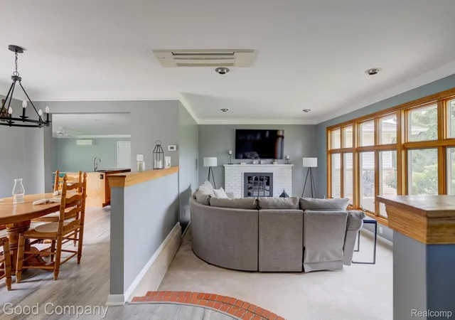 Photo 3 of Single family home for sale at 1604 Northumberland Dr, Rochester Hills, MI 48309 | MLS# 20261077347 | Listing updated on 2026-10-17