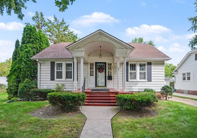 Photo 1 of Single family home for sale at 115 Eastman St, Mount Clemens, MI 48043 | MLS# 81026050970 | Listing updated on 2026-10-13
