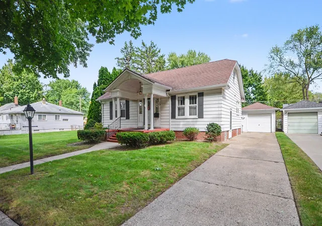 Photo 2 of Single family home for sale at 115 Eastman St, Mount Clemens, MI 48043 | MLS# 81026050970 | Listing updated on 2026-10-13