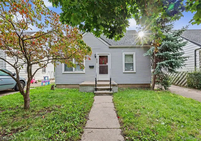 Photo 1 of Single family home for sale at 4705 Weddell St, Dearborn Heights, MI 48125 | MLS# 20261077391 | Listing updated on 2026-10-06