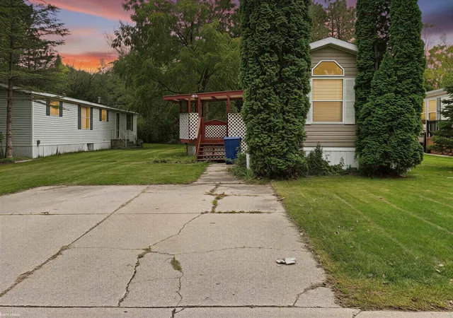 Photo 1 of Single family home for sale at 225 Warwick Way, Auburn Hills City Oakland, MI 48326 | MLS# 58050222877 | Listing updated on 2026-10-05