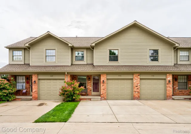 Listing Photo 1 - Condo for sale in building located at 416 Oakgrove Ct, Clawson, MI 48017