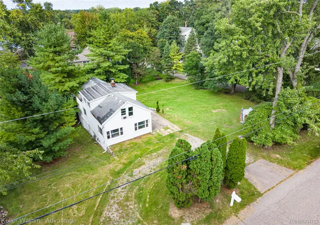 Photo 1 of Single family home for sale at 6520 Brockhurst Blvd, West Bloomfield, MI 48322 | MLS# 20261077408 | Listing updated on 2026-10-21