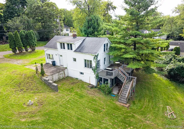 Photo 2 of Single family home for sale at 6520 Brockhurst Blvd, West Bloomfield, MI 48322 | MLS# 20261077408 | Listing updated on 2026-10-21