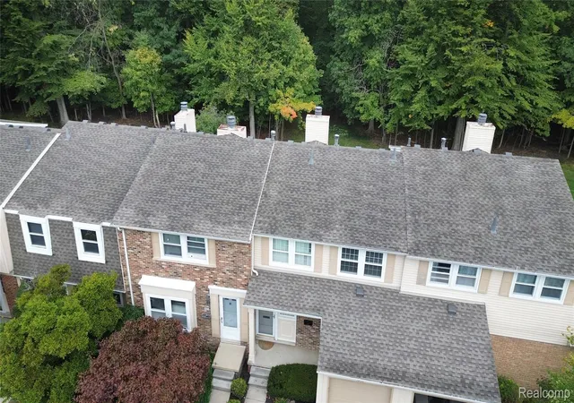 Photo 2 of Condo for sale at 5288 Breeze Hl Pl, Troy, MI 48098 | MLS# 20261077415 | Listing updated on 2026-10-18