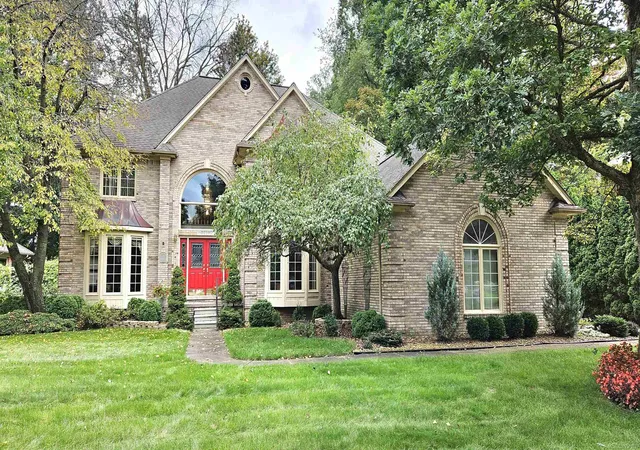 Photo 1 of Single family home for sale at 52380 Royal Forest Dr, Shelby Township, MI 48315 | MLS# 58050222887 | Listing updated on 2026-10-10