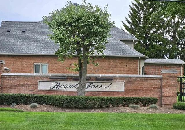 Photo 3 of Single family home for sale at 52380 Royal Forest Dr, Shelby Township, MI 48315 | MLS# 58050222887 | Listing updated on 2026-10-10