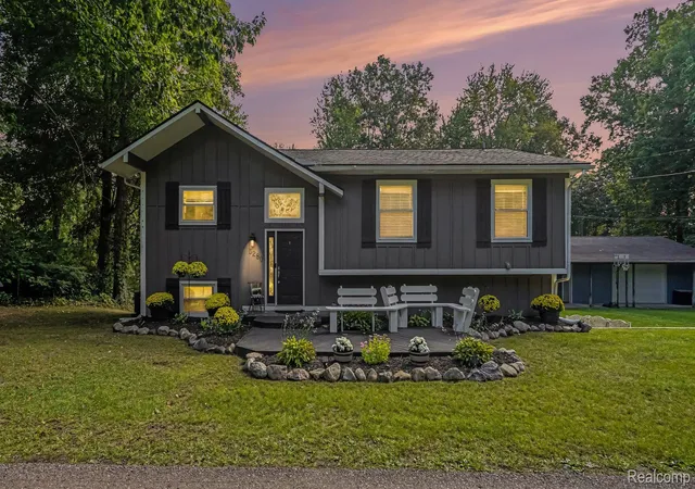 Single family home for sale at 5280 Crestover, Pinckney, MI 48169 | MLS# 20261077426