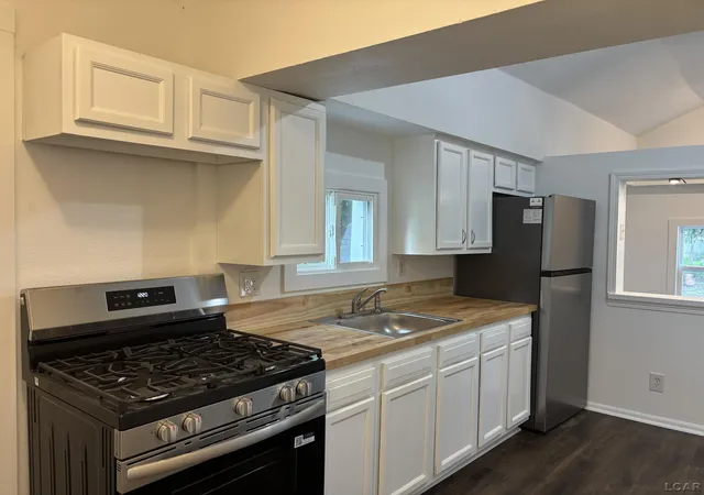 Photo 2 of Single family home for sale at 328 Bristol St, Adrian, MI 49221 | MLS# 56050222895 | Listing updated on 2026-10-15