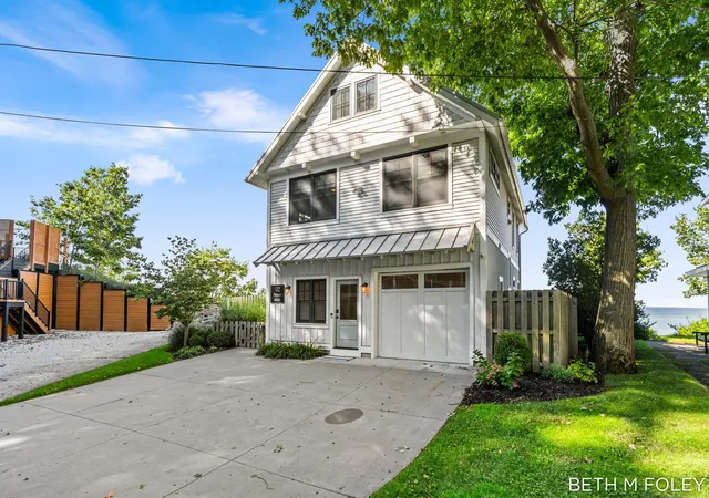 Photo 1 of Sale Pending at 122 Michigan Ave, Holland, MI 49424 | MLS# 71026051060 | Listing updated on 2026-10-13