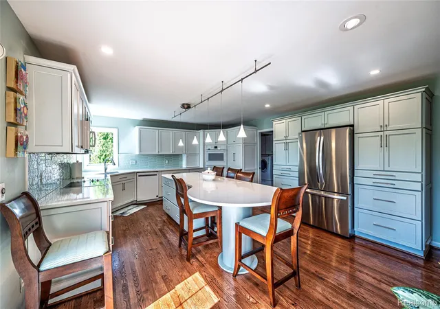 Photo 4 of Single family home for sale at 3214 Chesapeake Dr, Sterling Heights, MI 48314 | MLS# 20261077504 | Listing updated on 2026-10-13