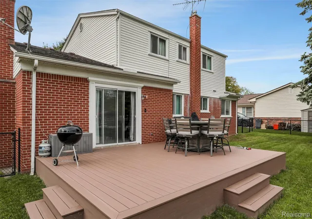 Photo 28 of Single family home for sale at 16316 Golfview St, Livonia, MI 48154 | MLS# 20261077509 | Listing updated on 2026-10-17