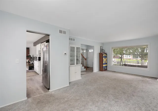 Photo 3 of Single family home for sale at 16316 Golfview St, Livonia, MI 48154 | MLS# 20261077509 | Listing updated on 2026-10-12