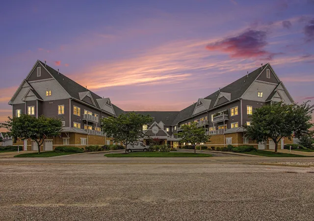 Photo 1 of Condo for sale at 917 W Savidge St #30, Spring Lake, MI 49456 | MLS# 71026051078 | Listing updated on 2026-10-20