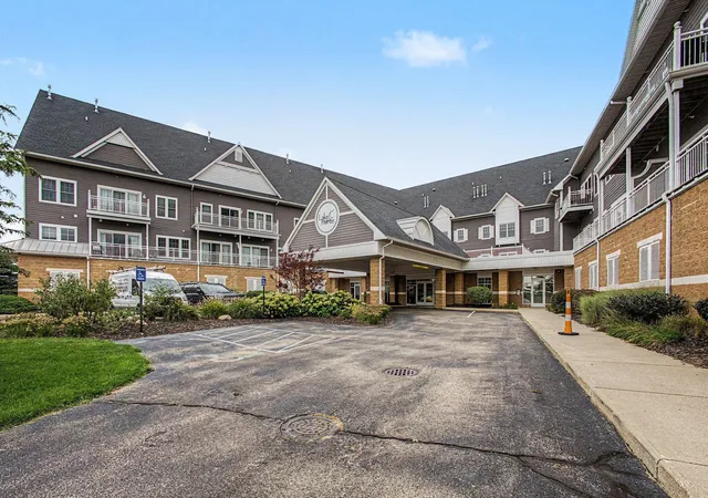 Photo 3 of Condo for sale at 917 W Savidge St #30, Spring Lake, MI 49456 | MLS# 71026051078 | Listing updated on 2026-10-20