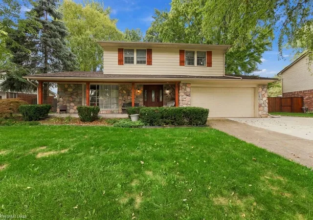 Photo 1 of Single family home for sale at 39948 Twenlow Dr, Clinton Township, MI 48038 | MLS# 58050222910 | Listing updated on 2026-10-08