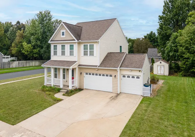 Photo 1 of Single family home for sale at 2303 Sagebrush St, Kalamazoo, MI 49006 | MLS# 66026051095 | Listing updated on 2026-10-10